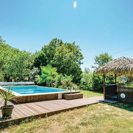 Awesome In Holiday home Jonquieres (Vaucluse)