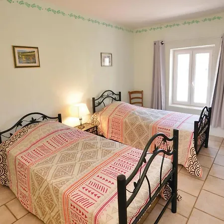 Holiday home Awesome In Jonquieres (Vaucluse)